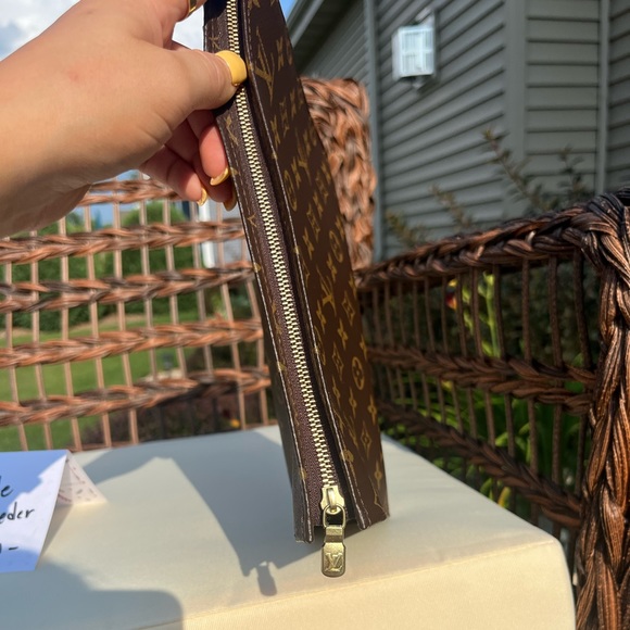 SOLD ‼️ Louis Vuitton Toiletry 26 - Picture 8 of 17